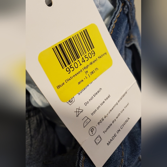 ☆3/35$ | NXH | NWT Blue Distressed High-Waisted Skinny Jeans in size Large - Picture 10 of 10